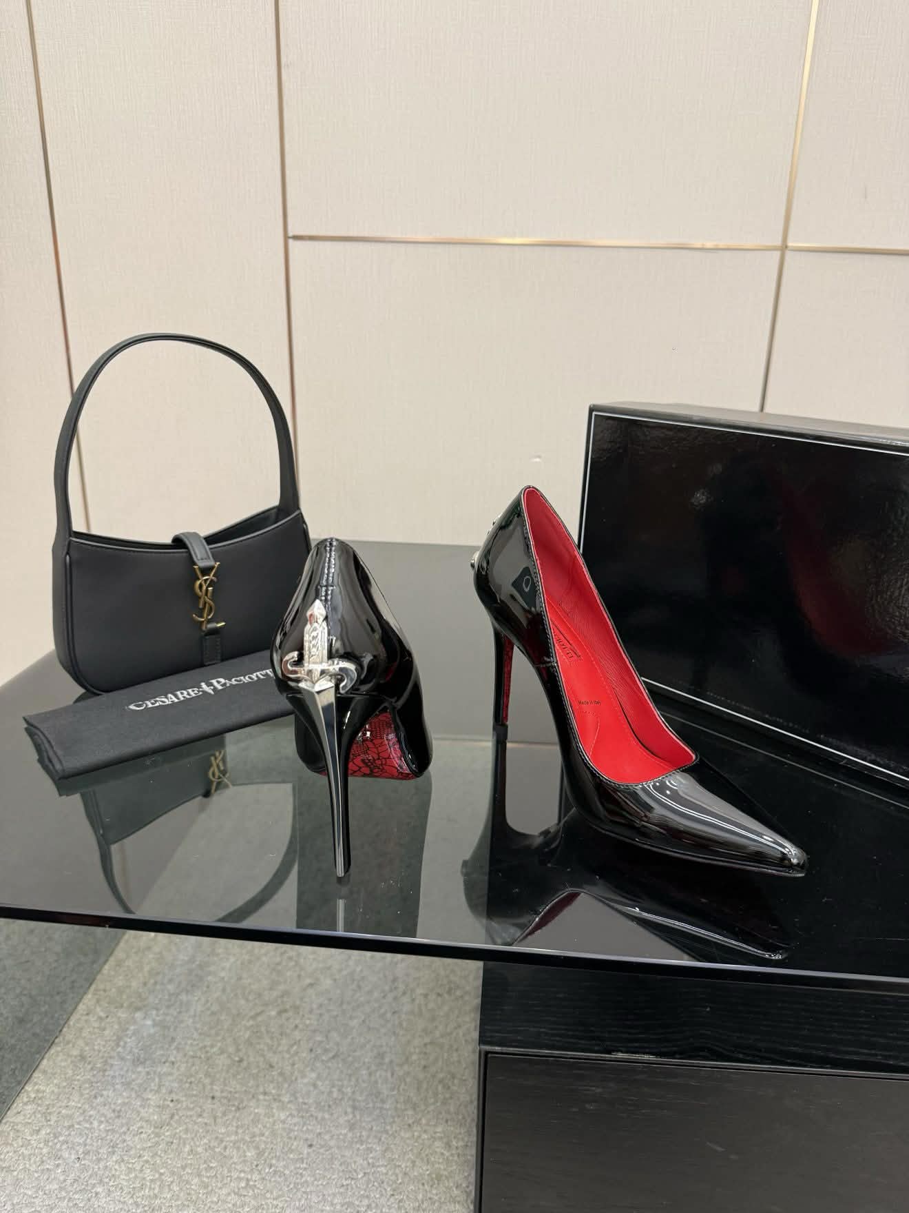 Black Red Pointed-Toe