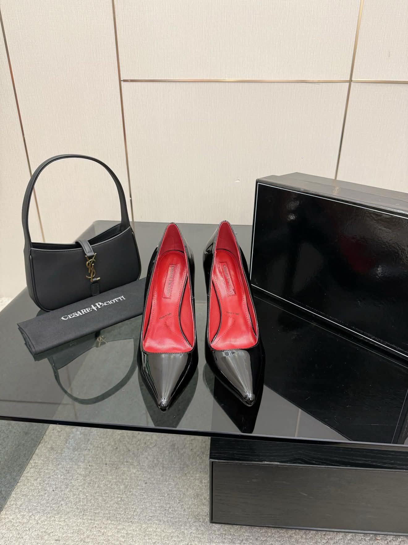 Black Red Pointed-Toe