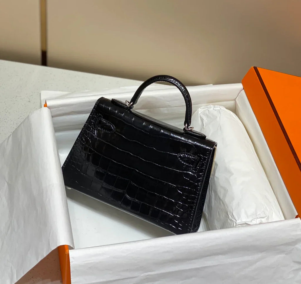 Mini 19 Black Croco Lookalike In Cowhide Leather